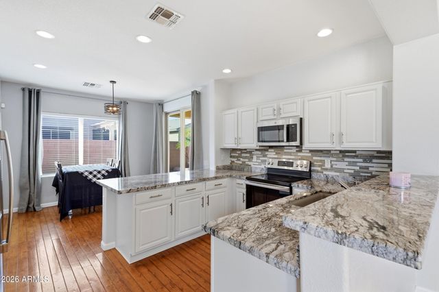 941 E CHERRY HILLS Drive, Chandler, AZ 85249