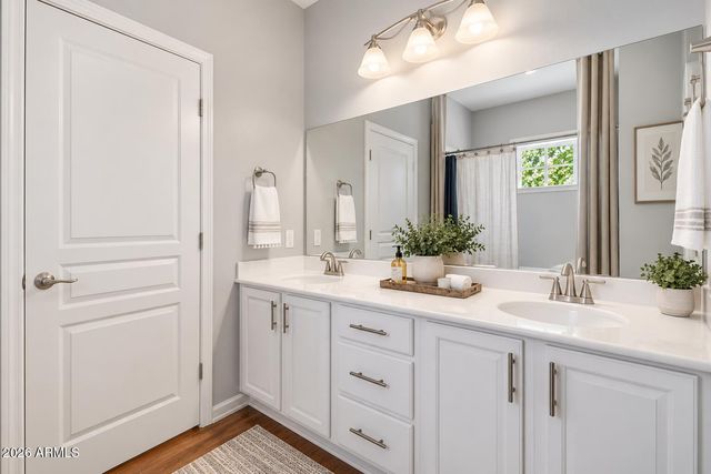 941 E CHERRY HILLS Drive, Chandler, AZ 85249