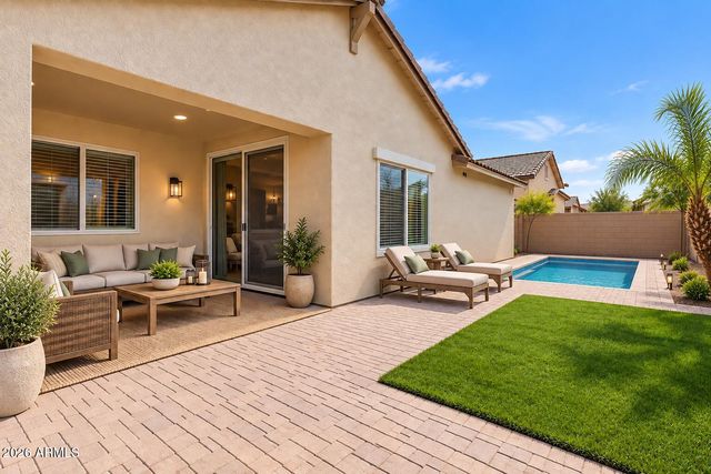 941 E CHERRY HILLS Drive, Chandler, AZ 85249