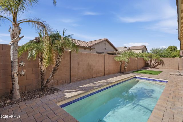 941 E CHERRY HILLS Drive, Chandler, AZ 85249