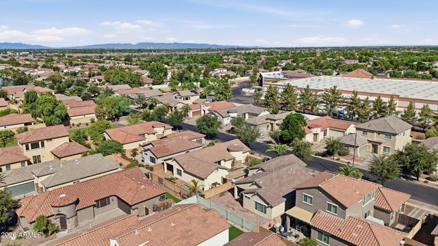 941 E CHERRY HILLS Drive, Chandler, AZ 85249