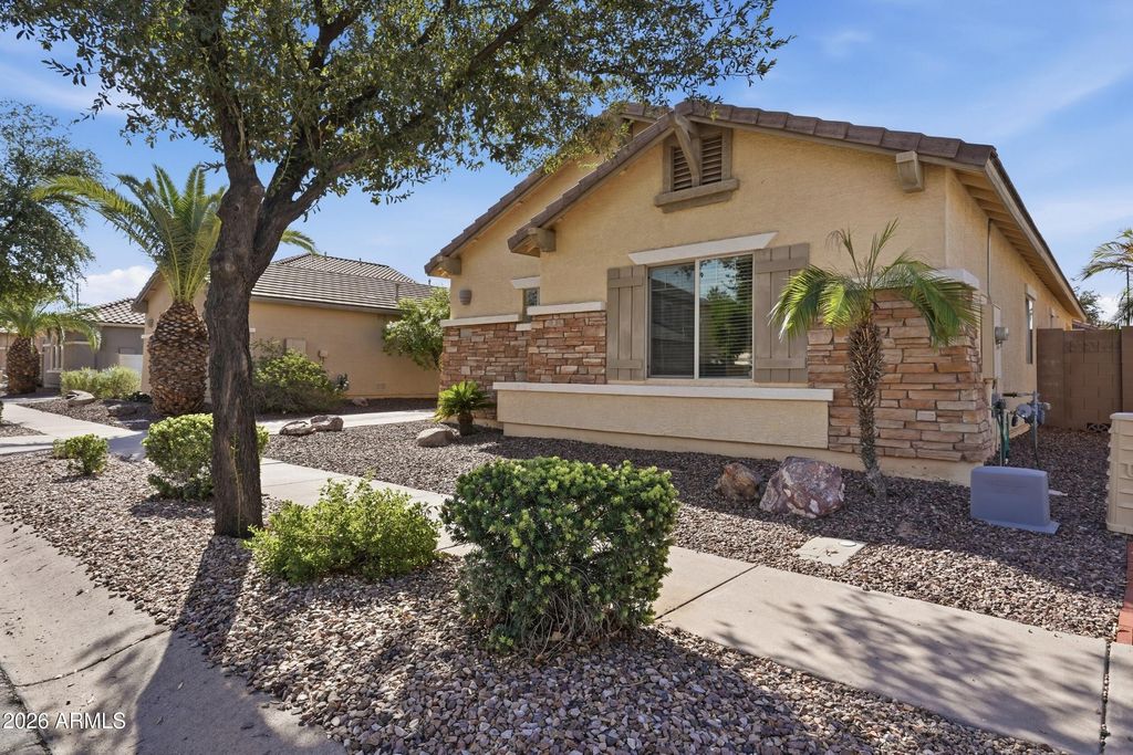 941 E CHERRY HILLS Drive, Chandler, AZ 85249 — photo 4