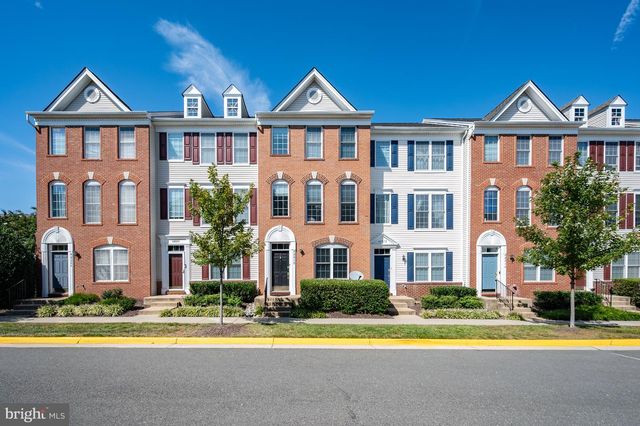 42810 SYKES TER, Chantilly, VA 20152