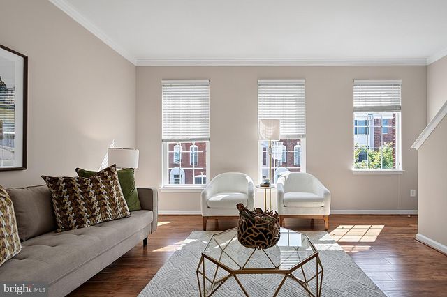 42810 SYKES TER, Chantilly, VA 20152