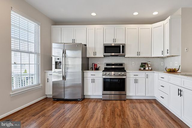 42810 SYKES TER, Chantilly, VA 20152
