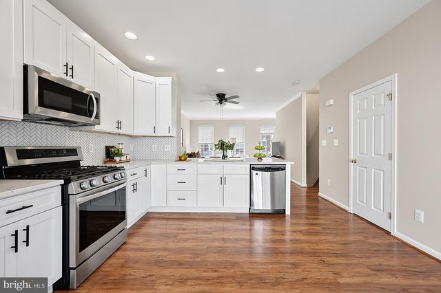 42810 SYKES TER, Chantilly, VA 20152