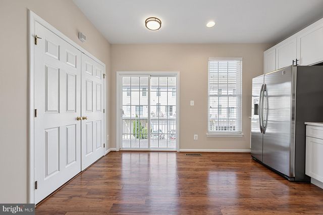 42810 SYKES TER, Chantilly, VA 20152