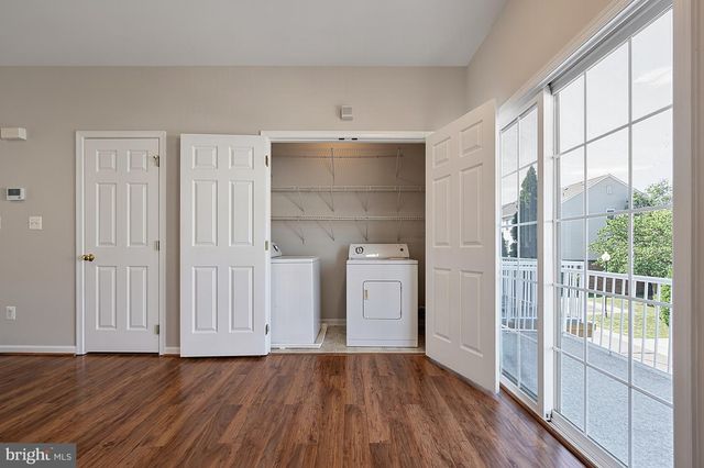 42810 SYKES TER, Chantilly, VA 20152