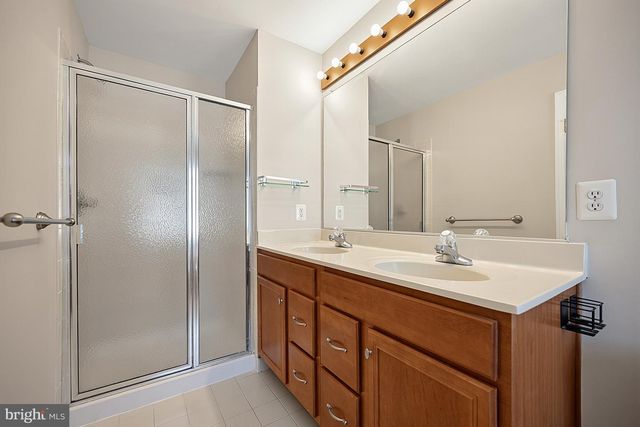 42810 SYKES TER, Chantilly, VA 20152