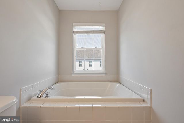 42810 SYKES TER, Chantilly, VA 20152