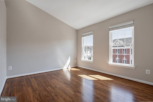 42810 SYKES TER, Chantilly, VA 20152