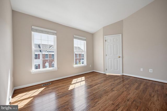 42810 SYKES TER, Chantilly, VA 20152