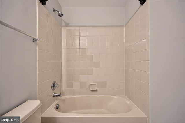42810 SYKES TER, Chantilly, VA 20152