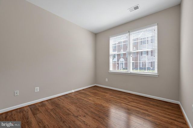 42810 SYKES TER, Chantilly, VA 20152