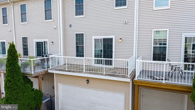 42810 SYKES TER, Chantilly, VA 20152