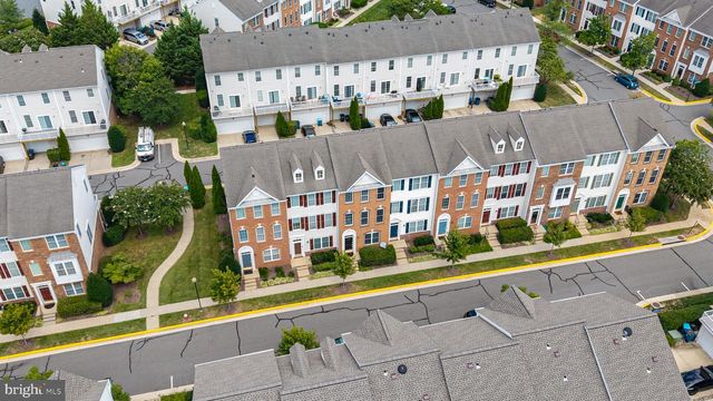 42810 SYKES TER, Chantilly, VA 20152