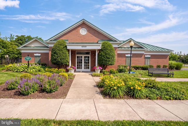 42810 SYKES TER, Chantilly, VA 20152
