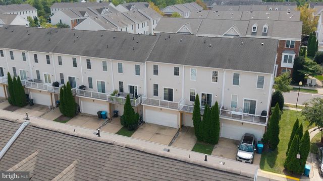42810 SYKES TER, Chantilly, VA 20152
