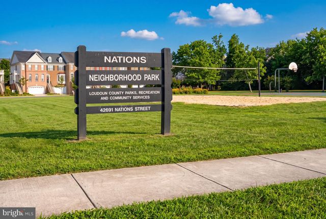 42810 SYKES TER, Chantilly, VA 20152