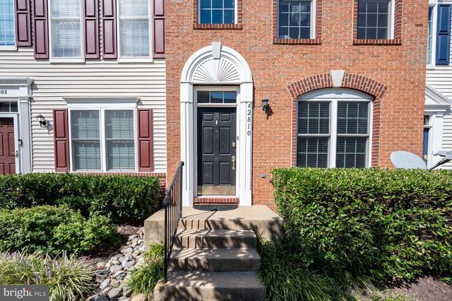 42810 SYKES TER, Chantilly, VA 20152