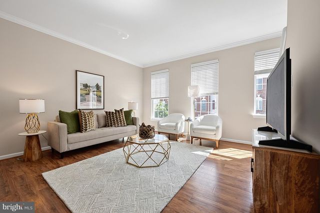 42810 SYKES TER, Chantilly, VA 20152