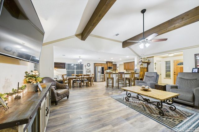 417 CR 2471, Hondo, TX 78861