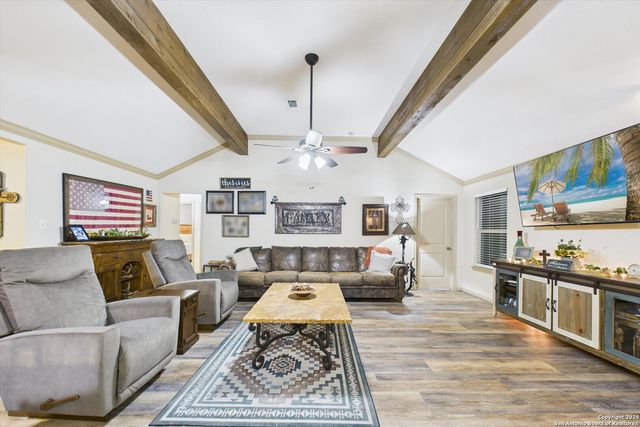 417 CR 2471, Hondo, TX 78861