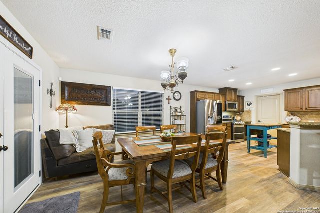 417 CR 2471, Hondo, TX 78861