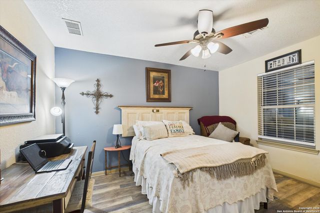 417 CR 2471, Hondo, TX 78861