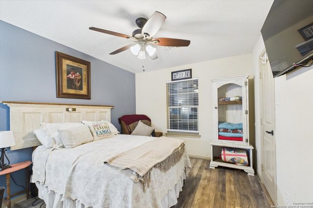 417 CR 2471, Hondo, TX 78861