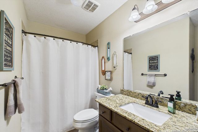 417 CR 2471, Hondo, TX 78861