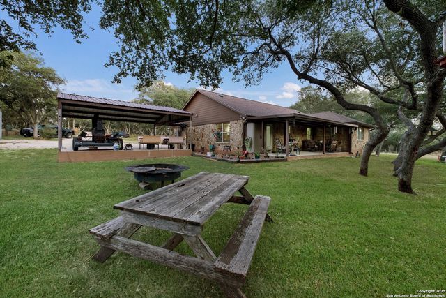 417 CR 2471, Hondo, TX 78861