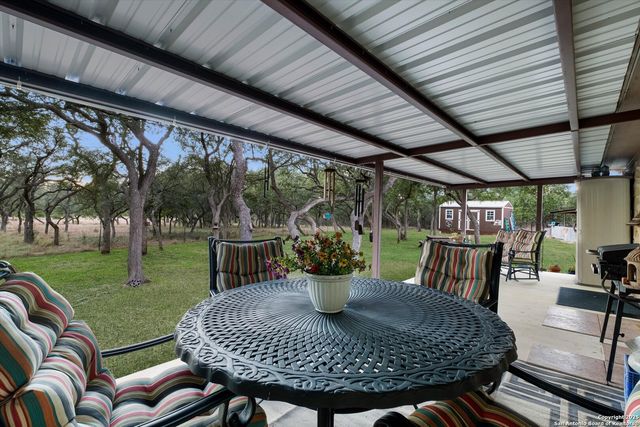 417 CR 2471, Hondo, TX 78861