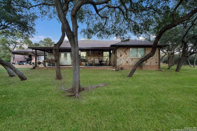 417 CR 2471, Hondo, TX 78861