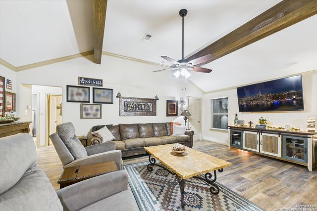 417 CR 2471, Hondo, TX 78861