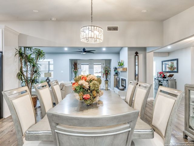 2611 Hopeton, San Antonio, TX 78230
