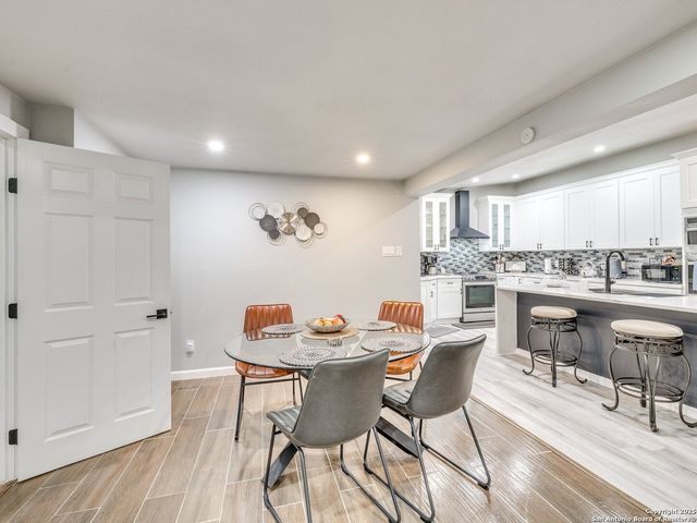 2611 Hopeton, San Antonio, TX 78230