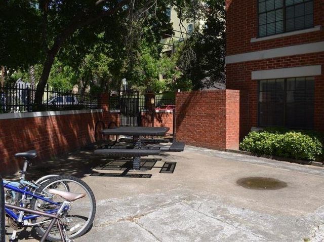 712 W 21st ST 303, Austin, TX 78705