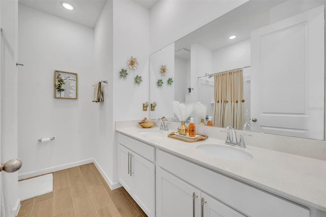 1110 OLIVINE AVENUE, Dundee, FL 33838