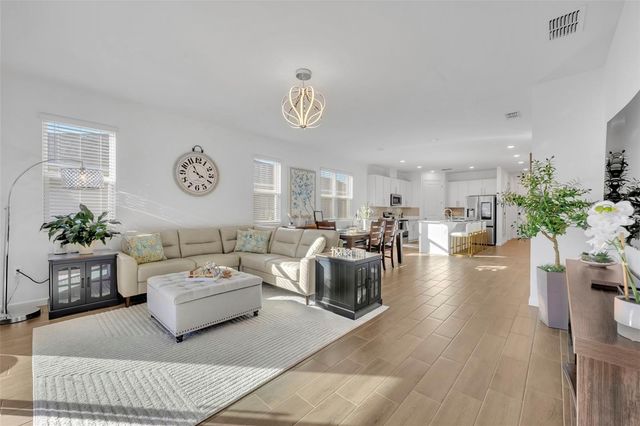 1110 OLIVINE AVENUE, Dundee, FL 33838