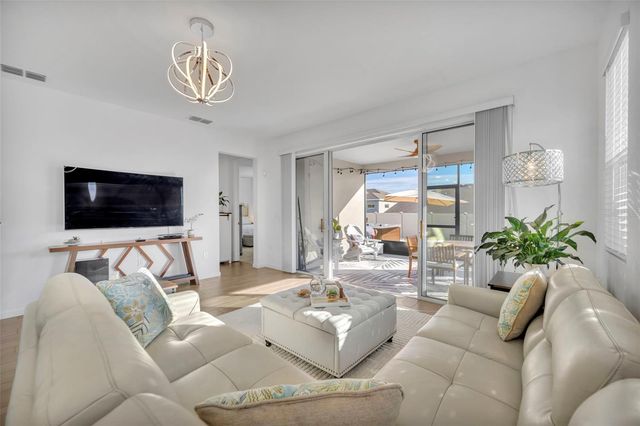 1110 OLIVINE AVENUE, Dundee, FL 33838