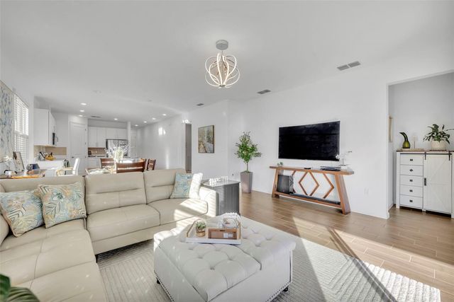 1110 OLIVINE AVENUE, Dundee, FL 33838