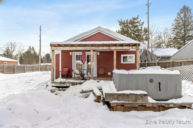 1510 W Stewart Street, Owosso, MI 48867