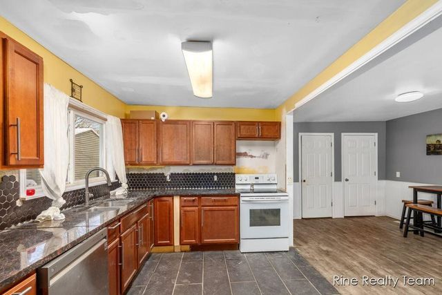 1510 W Stewart Street, Owosso, MI 48867