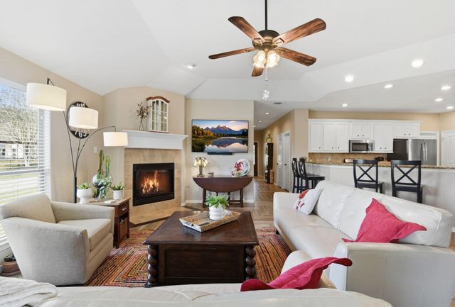 102 Golfview Court, Montgomery, TX 77356