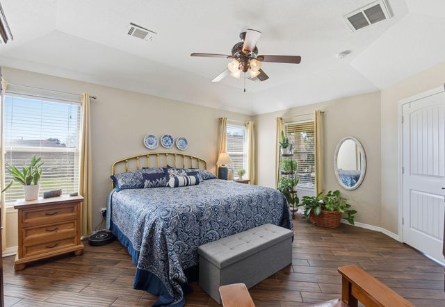 102 Golfview Court, Montgomery, TX 77356