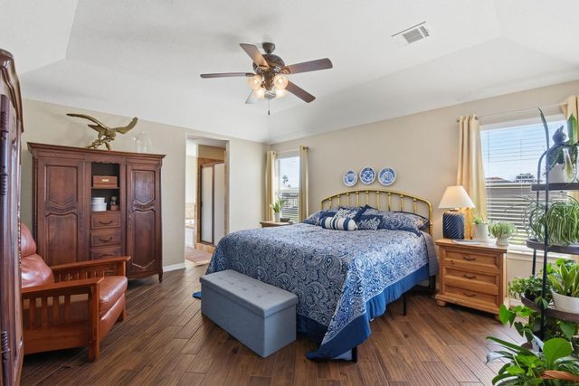 102 Golfview Court, Montgomery, TX 77356