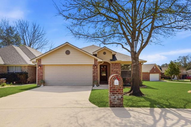 102 Golfview Court, Montgomery, TX 77356