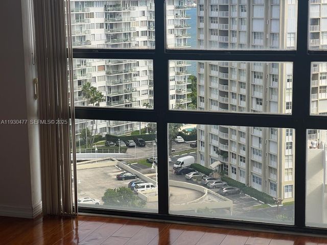 1450 Brickell Bay Dr 1606, Miami, FL 33131