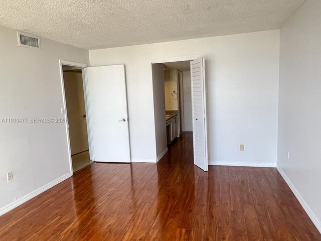 1450 Brickell Bay Dr 1606, Miami, FL 33131